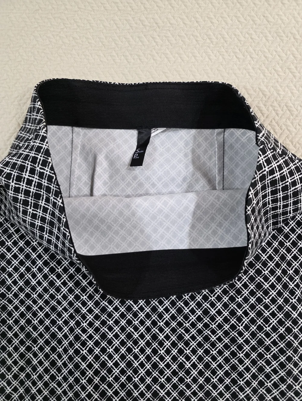 Studio Point Black & White Diamond Pattern Pencil Skirt - Size Medium